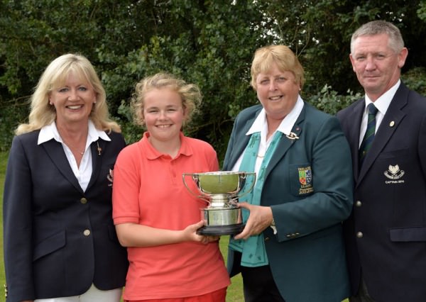Pictured winner Annabel Wilson with Mary Carroll (Lady Captain, Shannon Golf Club), Mary McKenna (President ILGU) and Karl Moloney (Captain, Shannon Golf Club)