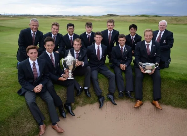 The England&nbsp;Boys team celebrate with the trophy after winning the Boys Home Internationals at Western Gailes. (7&nbsp;August 2014) Picture credit:&nbsp;The R&amp;A