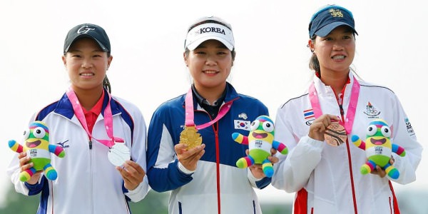 Chinese Taipei’s Cheng Ssu-Chia, South Korea's Lee Soyoung and Supamas Sangchan from Thailand with their medals.