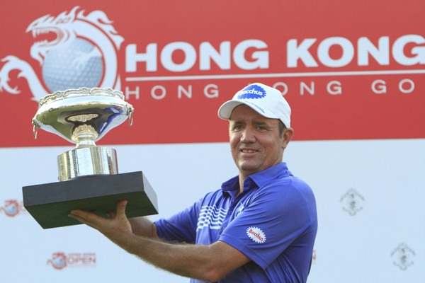 Scott Hend with the 2014 Hong Kong Open trophy. Picture: Thos Caffrey / www.golffile.ie