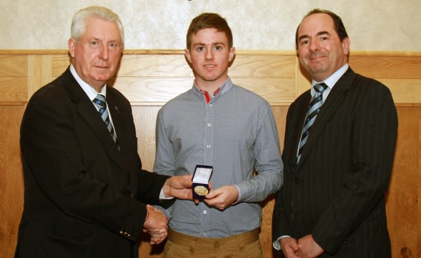 Under 15 Order of Merit winner. Tramore's Jack Hearn (centre) with John Moloughney (Chairman GUI Munster Branch) and Peter English (Junior Convenor GUI Munster Branch)