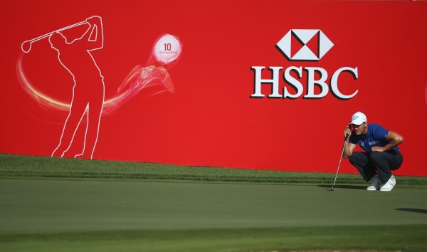 Martin Kaymer putts in the second round of the Abu Dhabi HSBC Golf Championship. Picture © Getty Images