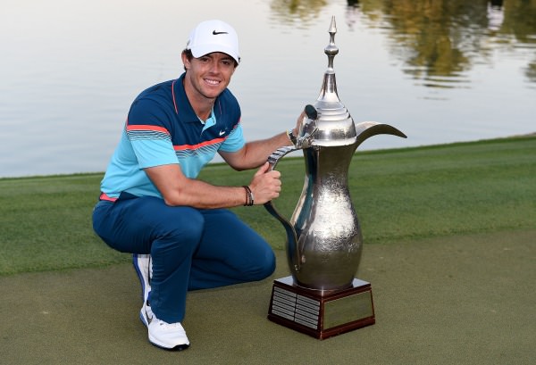 Rory McIlroy with his second dallah. Picture © Getty Images 
