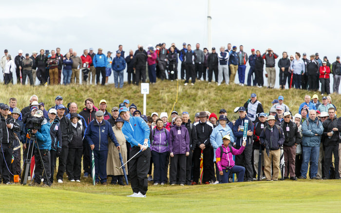 Gavin Moynihan watches his pitch shot on the 15th hole during the morning foursomes matches of the 2015 Walker Cup at Royal Lytham & St. Annes G.C. in Lytham St Annes, Lancashire on Saturday, Sept. 12, 2015. (Copyright USGA/Chris Keane)