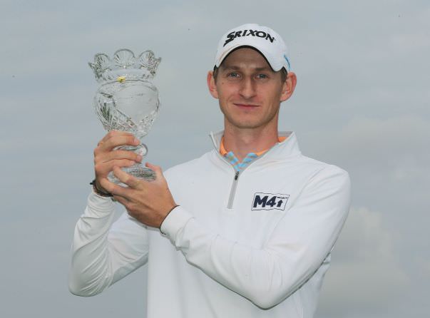Tom Murray with the Volopa Irish Challenge trophy