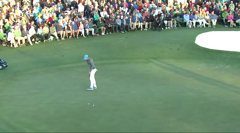 Rory McIlroy missed his birdie putt at the last