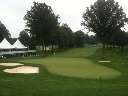 McDowell surges as Woods wobbles