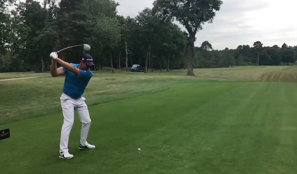 Harrington a fascinated bystander as battle for golf’s throne continues