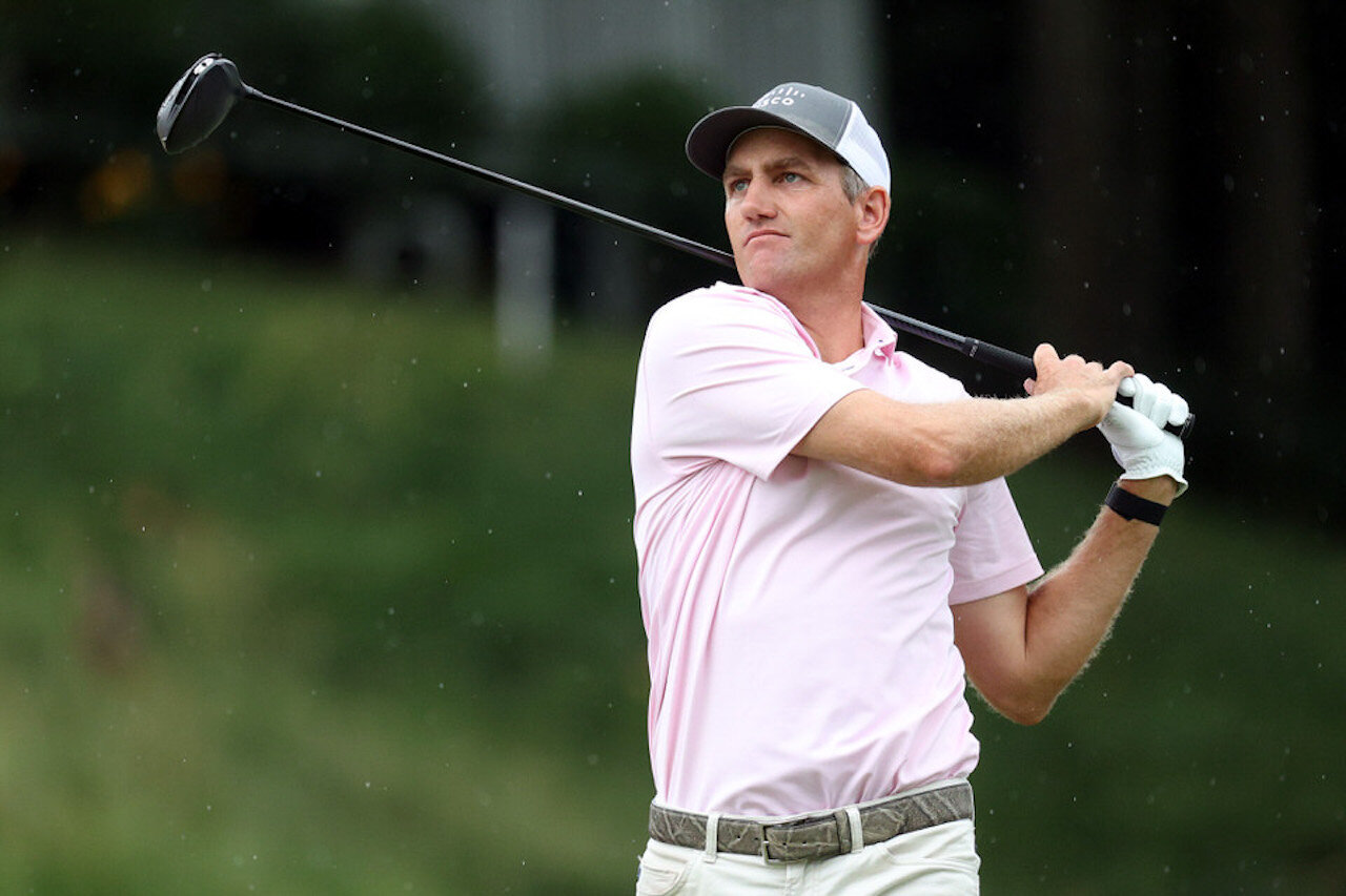  CROMWELL, CONNECTICUT - JUNE 27: Brendon Todd of the United States plays his shot from the 18th tee during the third round of the Travelers Championship at TPC River Highlands on June 27, 2020 in Cromwell, Connecticut. (Photo by Maddie Meyer/Getty I