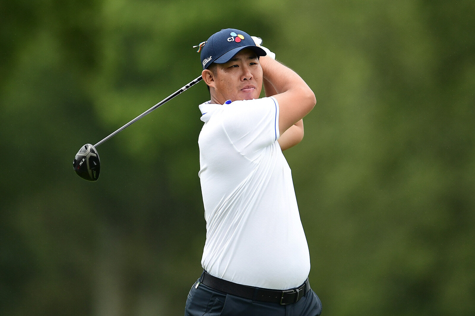  MEMPHIS, TENNESSEE - AUGUST 01: Byeong Hun An of Korea plays his shot from the second tee during the third round of the World Golf Championship-FedEx St Jude Invitational at TPC Southwind on August 01, 2020 in Memphis, Tennessee. (Photo by Stacy Rev