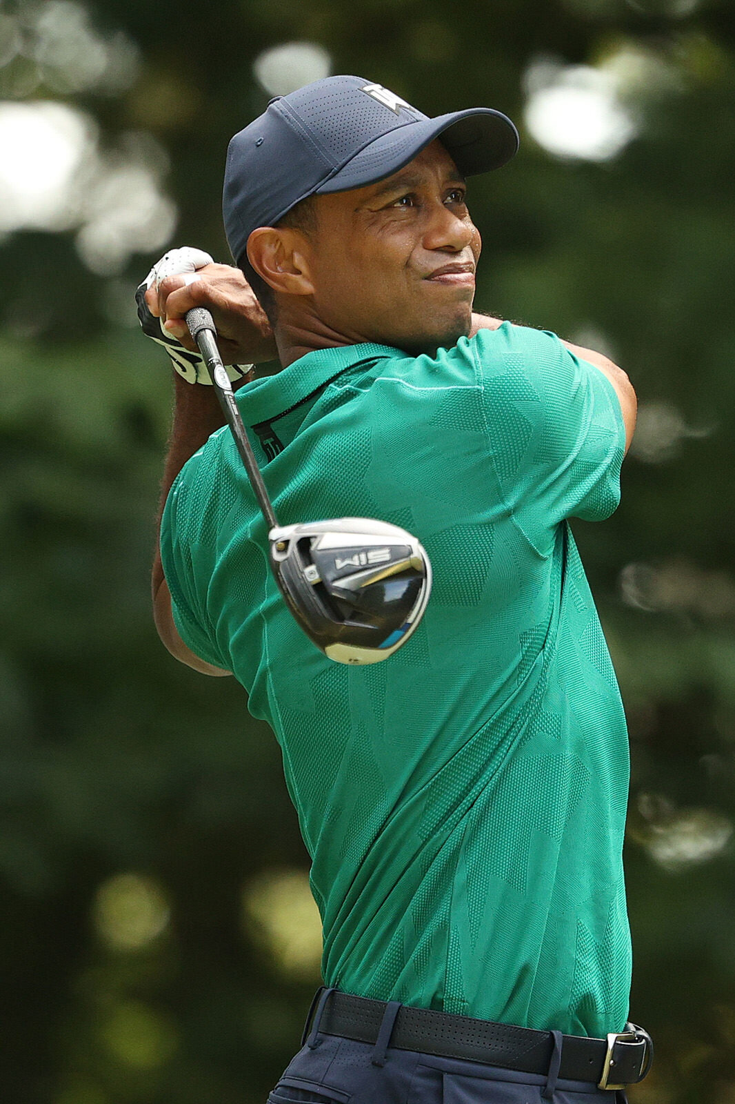  NORTON, MASSACHUSETTS - AUGUST 21: Tiger Woods of the United States plays his shot from the ninth tee during the second round of The Northern Trust at TPC Boston on August 21, 2020 in Norton, Massachusetts. (Photo by Maddie Meyer/Getty Images) 