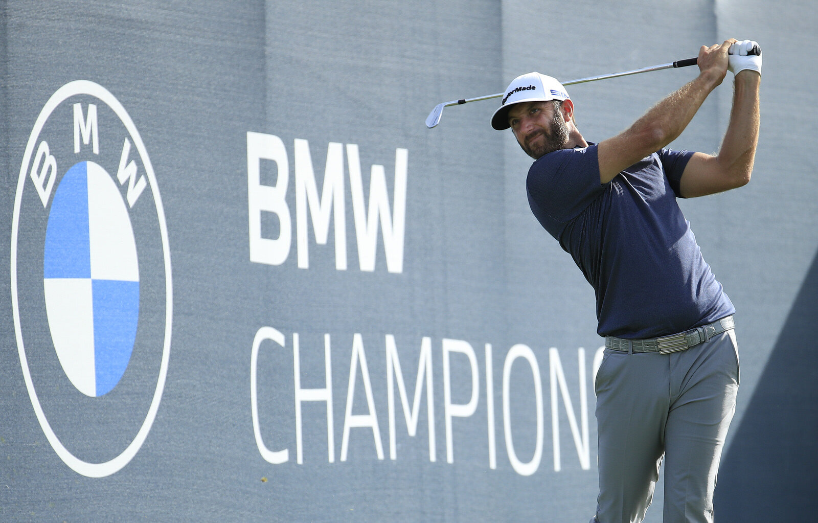  OLYMPIA FIELDS, ILLINOIS - AUGUST 29: Dustin Johnson of the United States plays his shot from the 17th tee during the third round of the BMW Championship on the North Course at Olympia Fields Country Club on August 29, 2020 in Olympia Fields, Illino