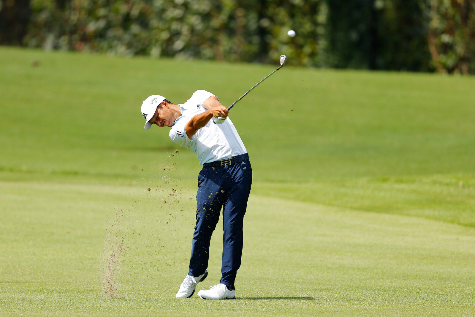  ATLANTA, GEORGIA - SEPTEMBER 05: Xander Schauffele of the United States plays a shot on the first hole during the second round of the TOUR Championship at East Lake Golf Club on September 05, 2020 in Atlanta, Georgia. (Photo by Kevin C. Cox/Getty Im