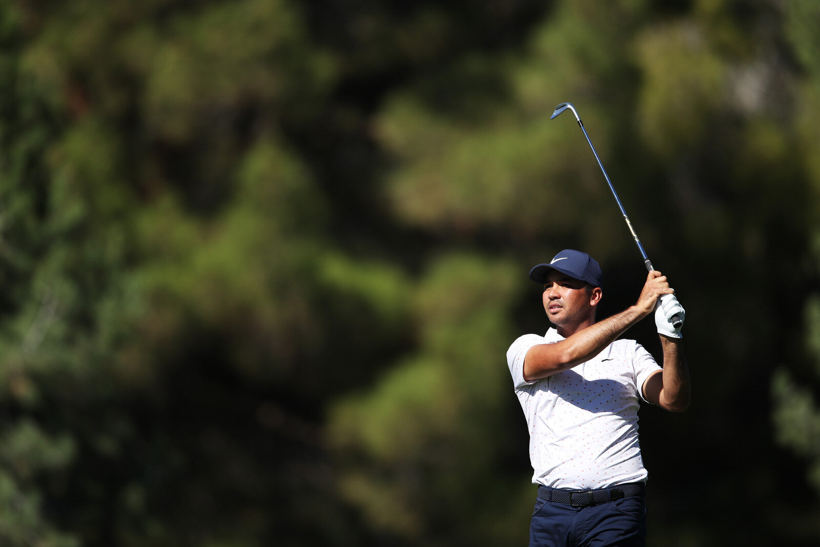  LAS VEGAS, NEVADA - OCTOBER 17: Jason Day of Australia plays a shot on the second hole during the third round of The CJ Cup @ Shadow Creek on October 17, 2020 in Las Vegas, Nevada. (Photo by Christian Petersen/Getty Images) 