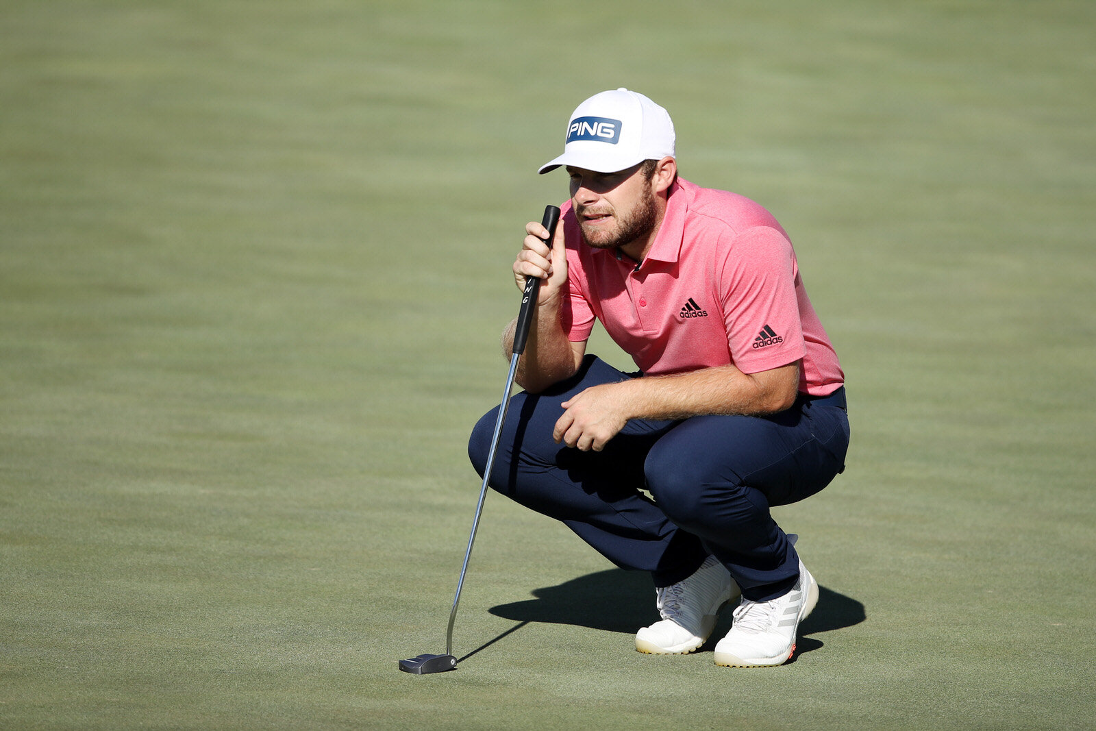  LAS VEGAS, NEVADA - OCTOBER 18: Tyrrell Hatton of England lines up a putt on the 12th green during the final round of The CJ Cup @ Shadow Creek on October 18, 2020 in Las Vegas, Nevada. (Photo by Christian Petersen/Getty Images) 