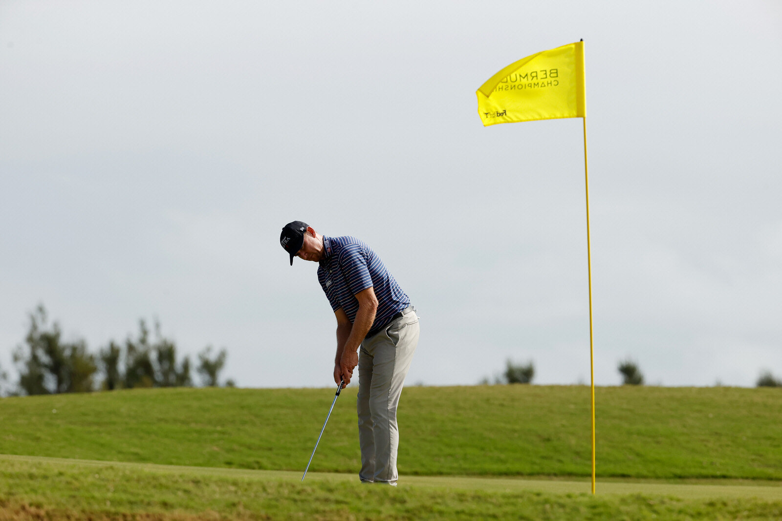  SOUTHAMPTON, BERMUDA - OCTOBER 29: Vaughn Taylor of the United States putts on the ninth green during the first round of the Bermuda Championship at Port Royal Golf Course on October 29, 2020 in Southampton, Bermuda. (Photo by Gregory Shamus/Getty I