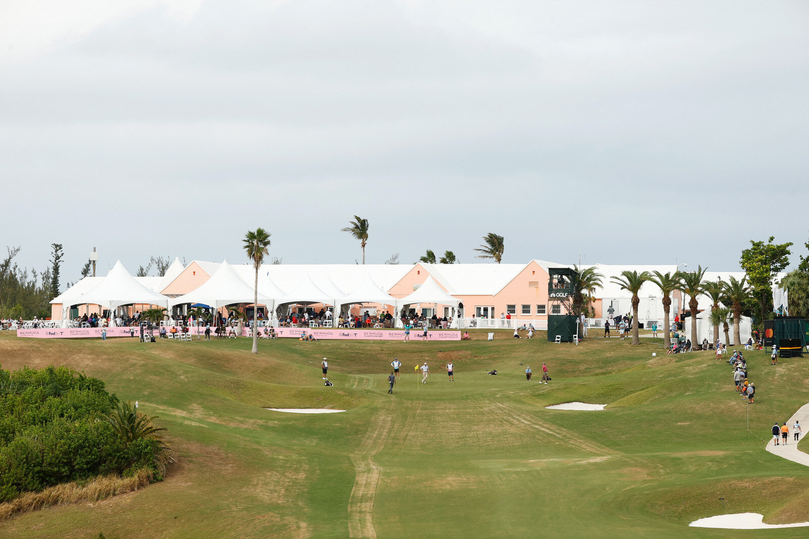  SOUTHAMPTON, BERMUDA - OCTOBER 31: A general view on the 18th green during the third round of the Bermuda Championship at Port Royal Golf Course on October 31, 2020 in Southampton, Bermuda. (Photo by Gregory Shamus/Getty Images) 