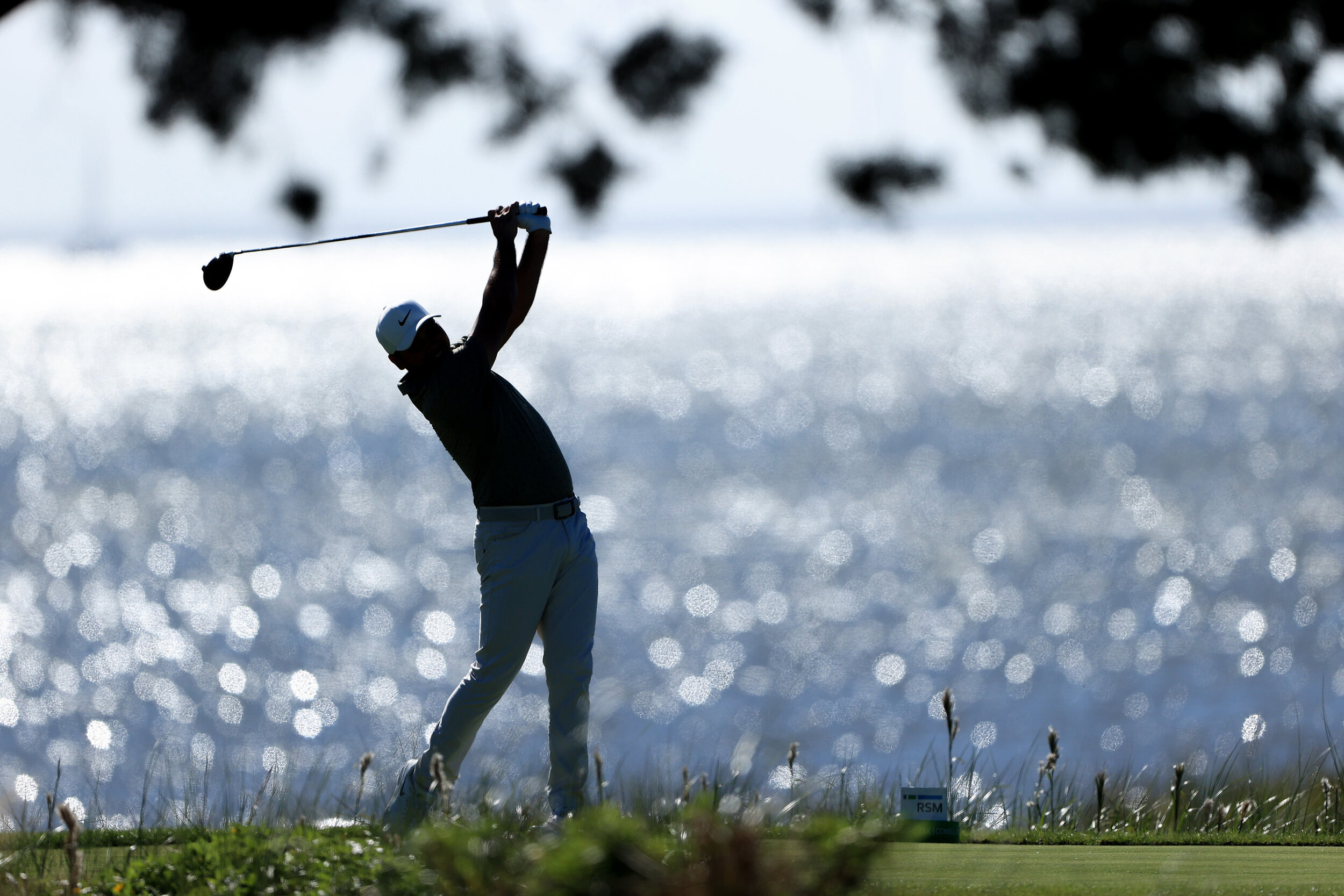  ST SIMONS ISLAND, GEORGIA - NOVEMBER 21: Jason Day of Australia plays his shot from the 14th tee during the third round of The RSM Classic at the Seaside Course at Sea Island Golf Club on November 21, 2020 in St Simons Island, Georgia. (Photo by Sam
