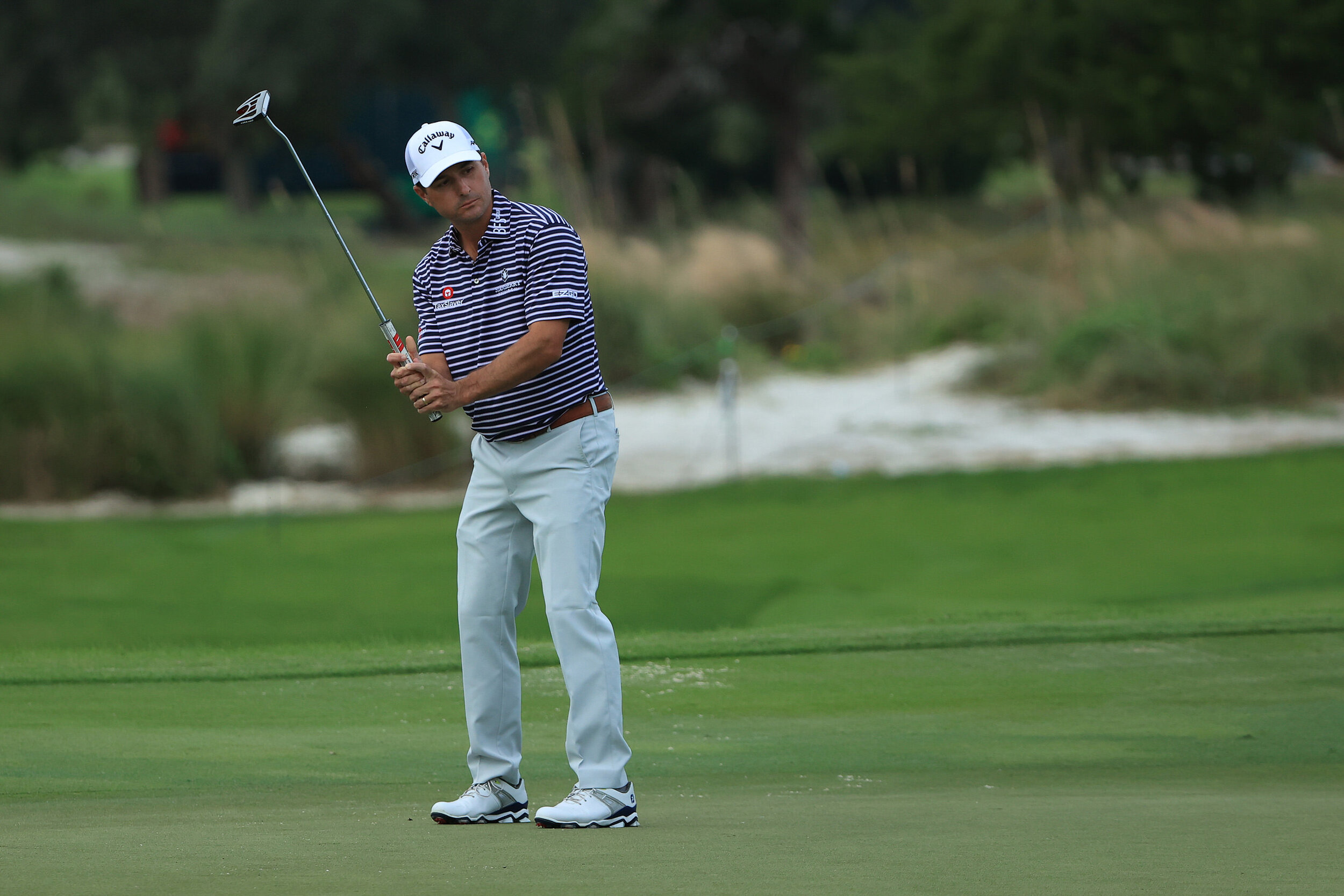  ST SIMONS ISLAND, GEORGIA - NOVEMBER 22: Kevin Kisner of the United States watches his putt on the first playoff 18th hole during the final round of The RSM Classic at the Seaside Course at Sea Island Golf Club on November 22, 2020 in St Simons Isla