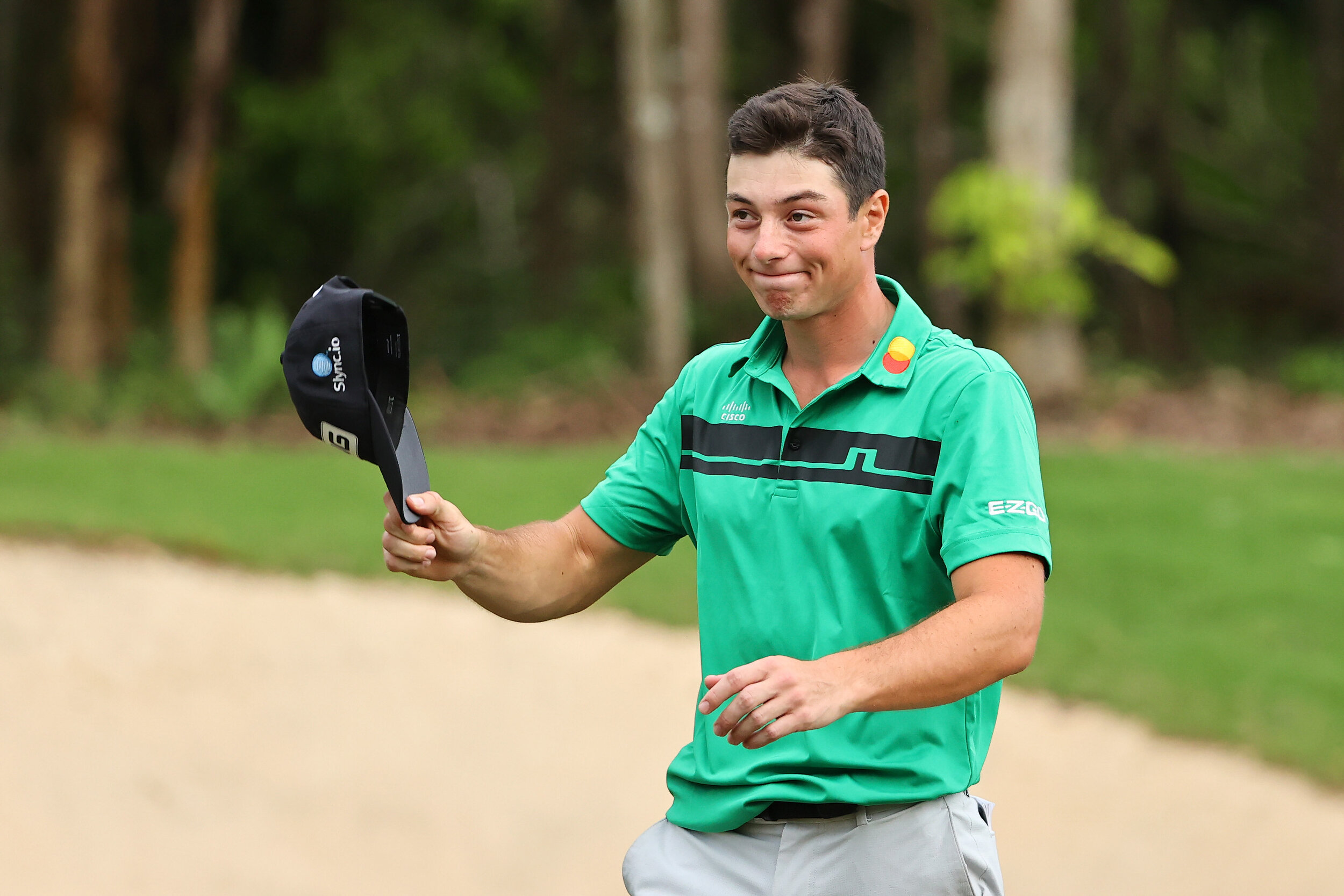  PLAYA DEL CARMEN, MEXICO - DECEMBER 06: Viktor Hovland of Norway celebrates his birdie on the 18th green to win during the final round of the Mayakoba Golf Classic at El Camaleón Golf Club on December 06, 2020 in Playa del Carmen, Mexico. (Photo by 