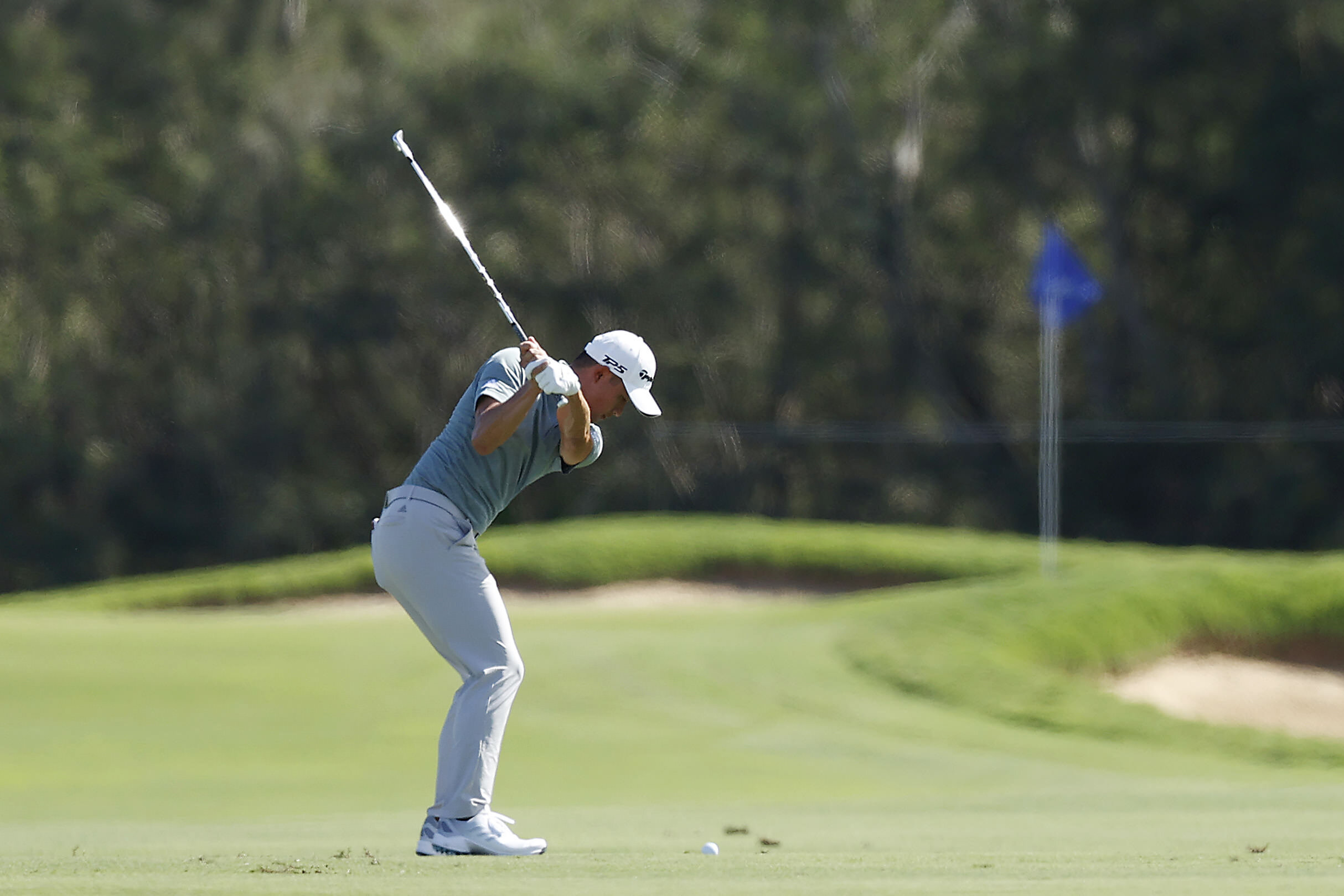  KAPALUA, HAWAII - JANUARY 08: Collin Morikawa of the United States plays a shot on the third hole during the second round of the Sentry Tournament Of Champions at the Kapalua Plantation Course on January 08, 2021 in Kapalua, Hawaii. (Photo by Cliff 