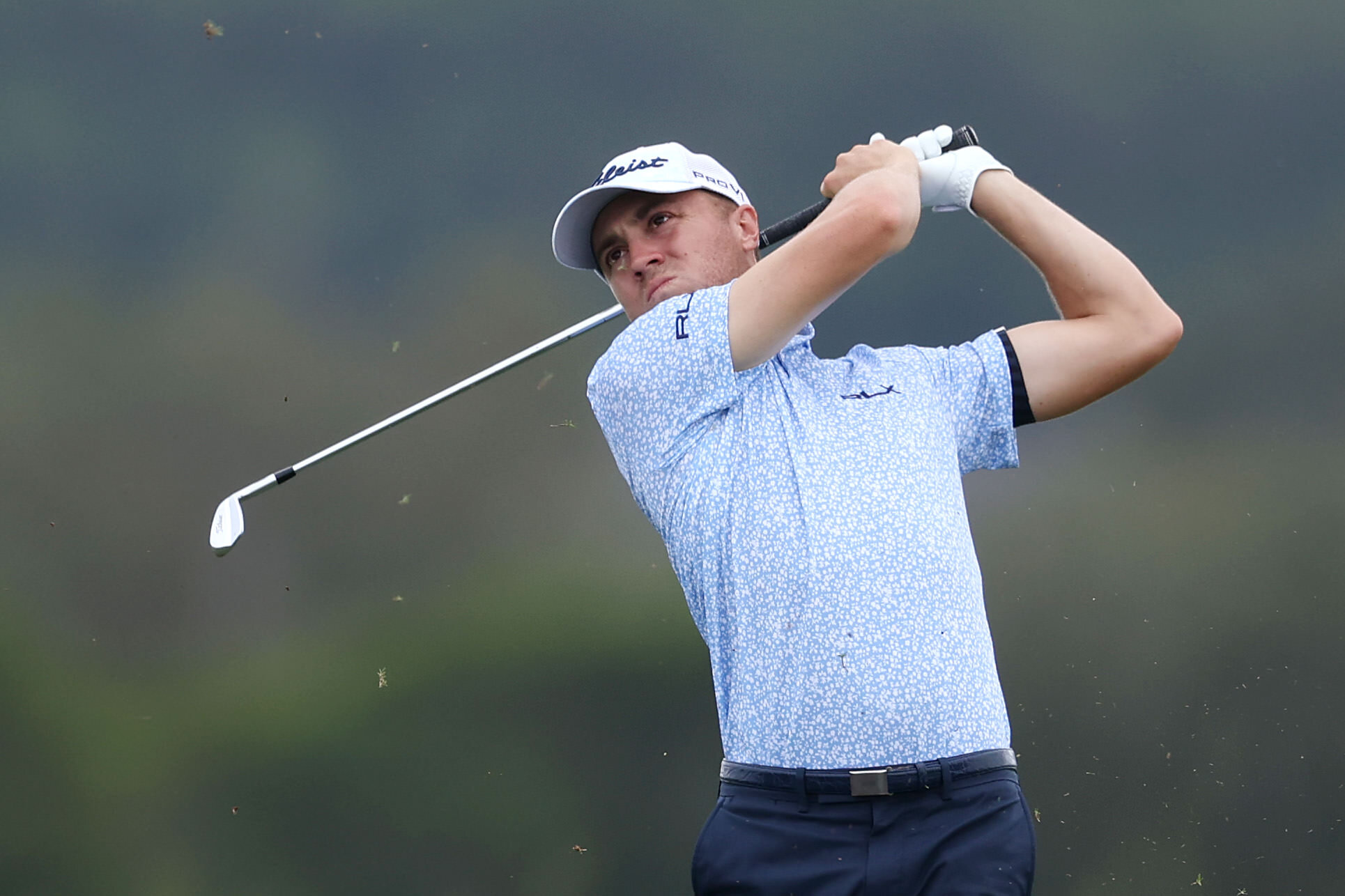  KAPALUA, HAWAII - JANUARY 08: Justin Thomas of the United States plays a shot on the seventh hole during the second round of the Sentry Tournament Of Champions at the Kapalua Plantation Course on January 08, 2021 in Kapalua, Hawaii. (Photo by Gregor