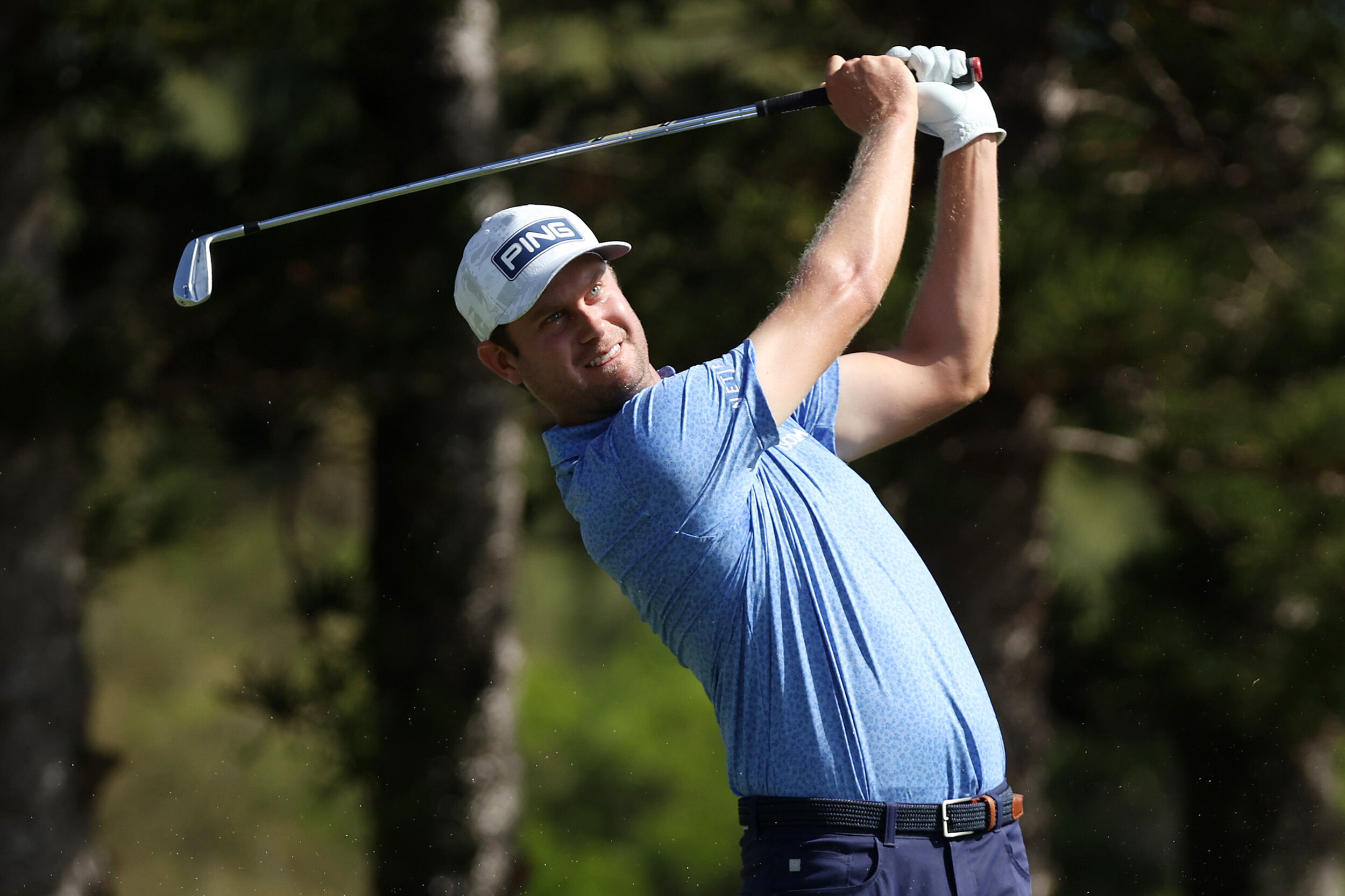 English pays tribute to coach Justin Parsons after playoff win in Hawaii