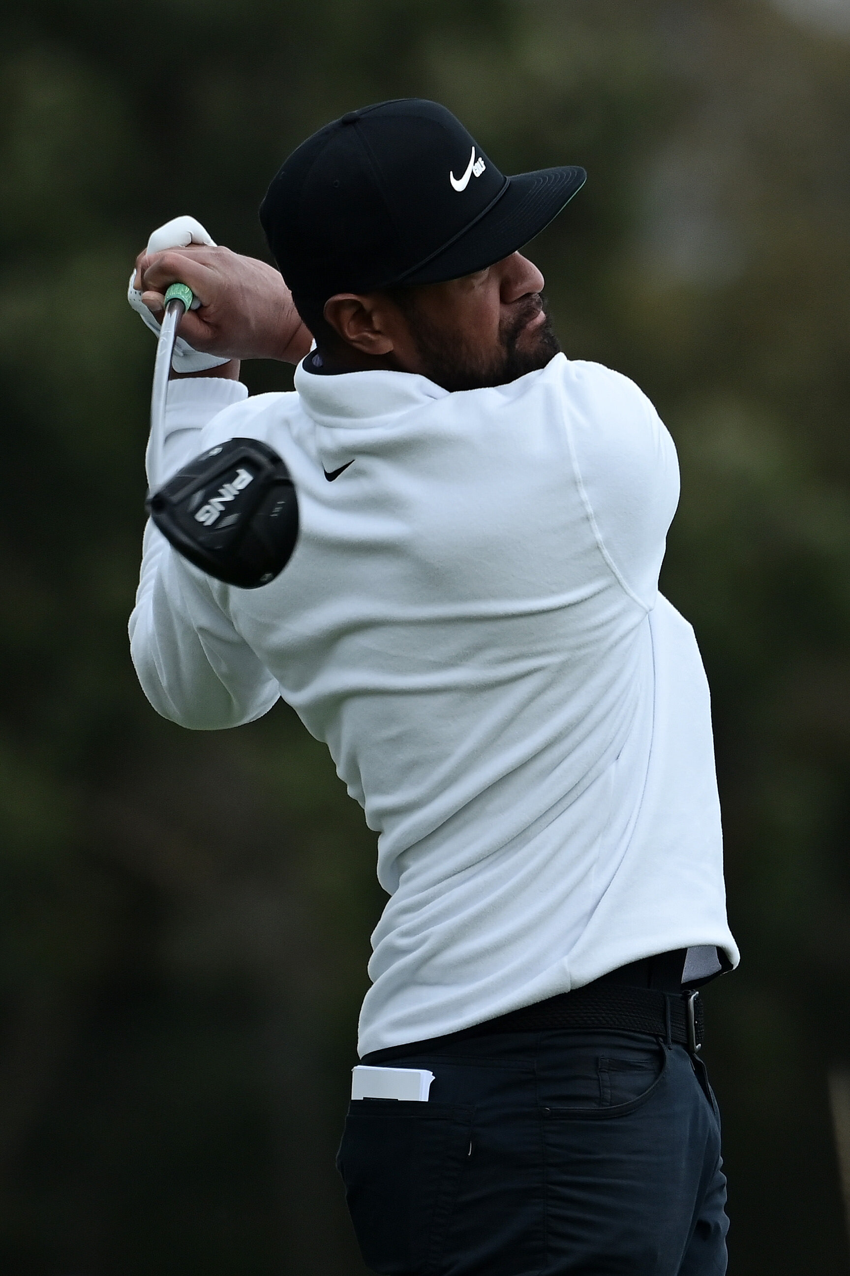  SAN DIEGO, CALIFORNIA - JANUARY 29: Tony Finau hits his tee shot on the 18th hole during round two of the Farmers Insurance Open at Torrey Pines on January 29, 2021 in San Diego, California. (Photo by Donald Miralle/Getty Images) 