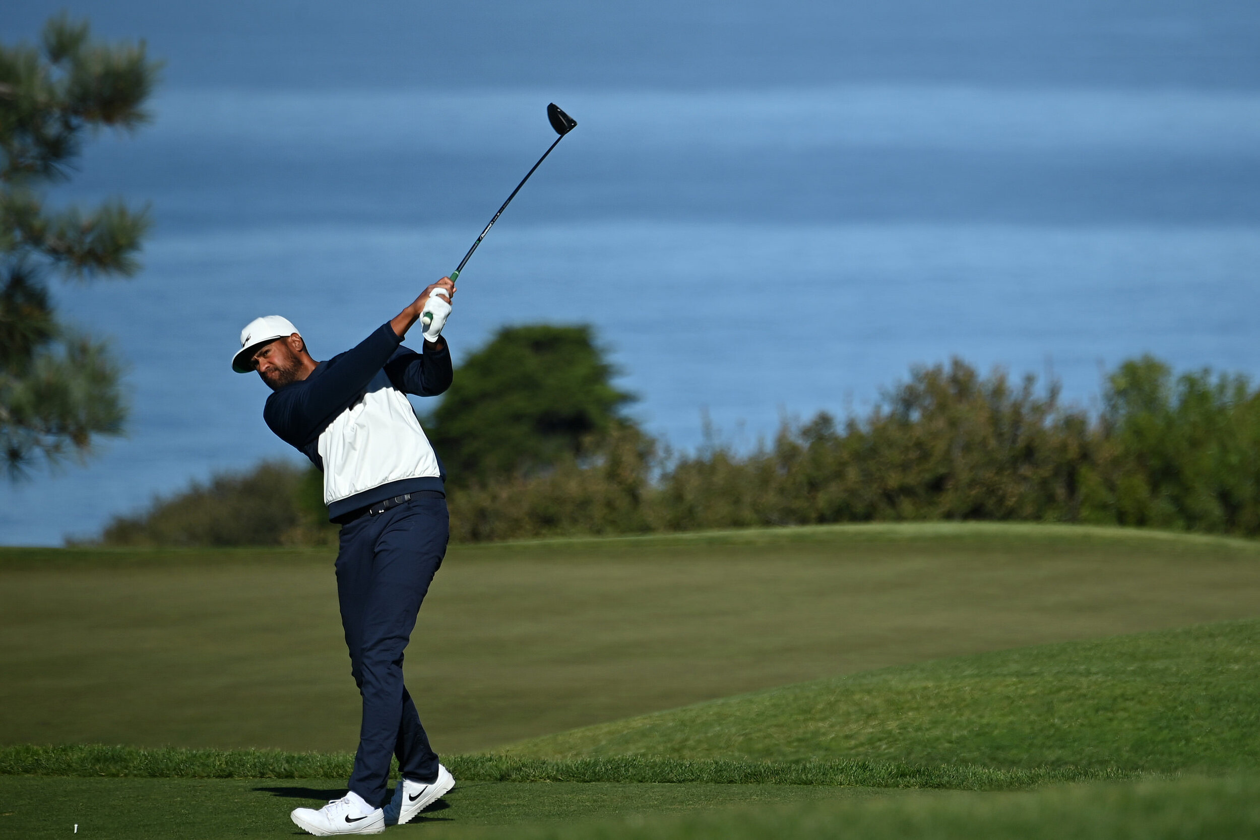  SAN DIEGO, CALIFORNIA - JANUARY 30: Tony Finau hits his tee shot on the 2nd hole during round three of the Farmers Insurance Open at Torrey Pines South on January 30, 2021 in San Diego, California. (Photo by Donald Miralle/Getty Images) 
