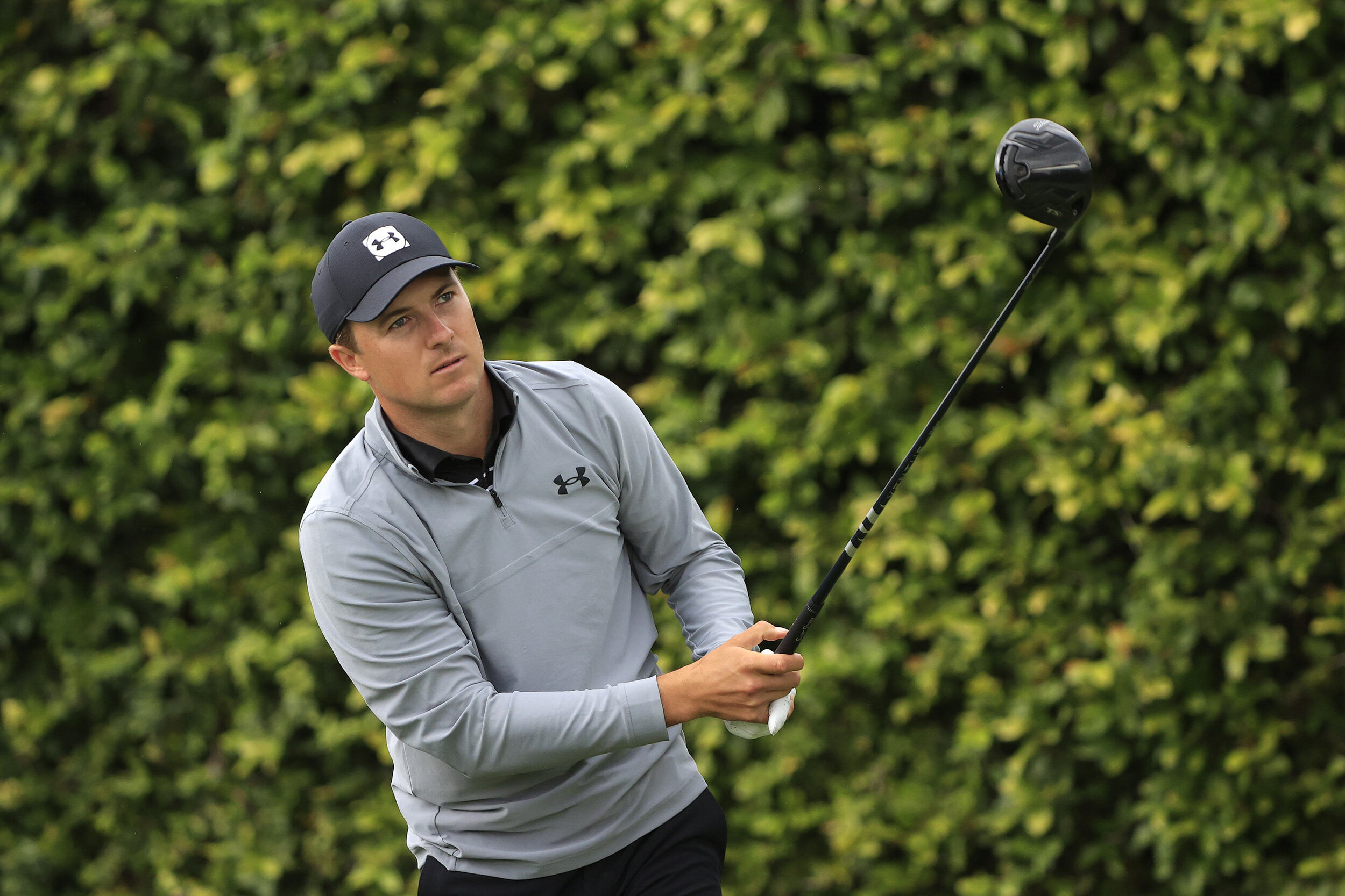  ORLANDO, FLORIDA - MARCH 06: Jordan Spieth of the United States watches his tee shot on the ninth hole during the third round of the Arnold Palmer Invitational Presented by MasterCard at the Bay Hill Club and Lodge on March 06, 2021 in Orlando, Flor