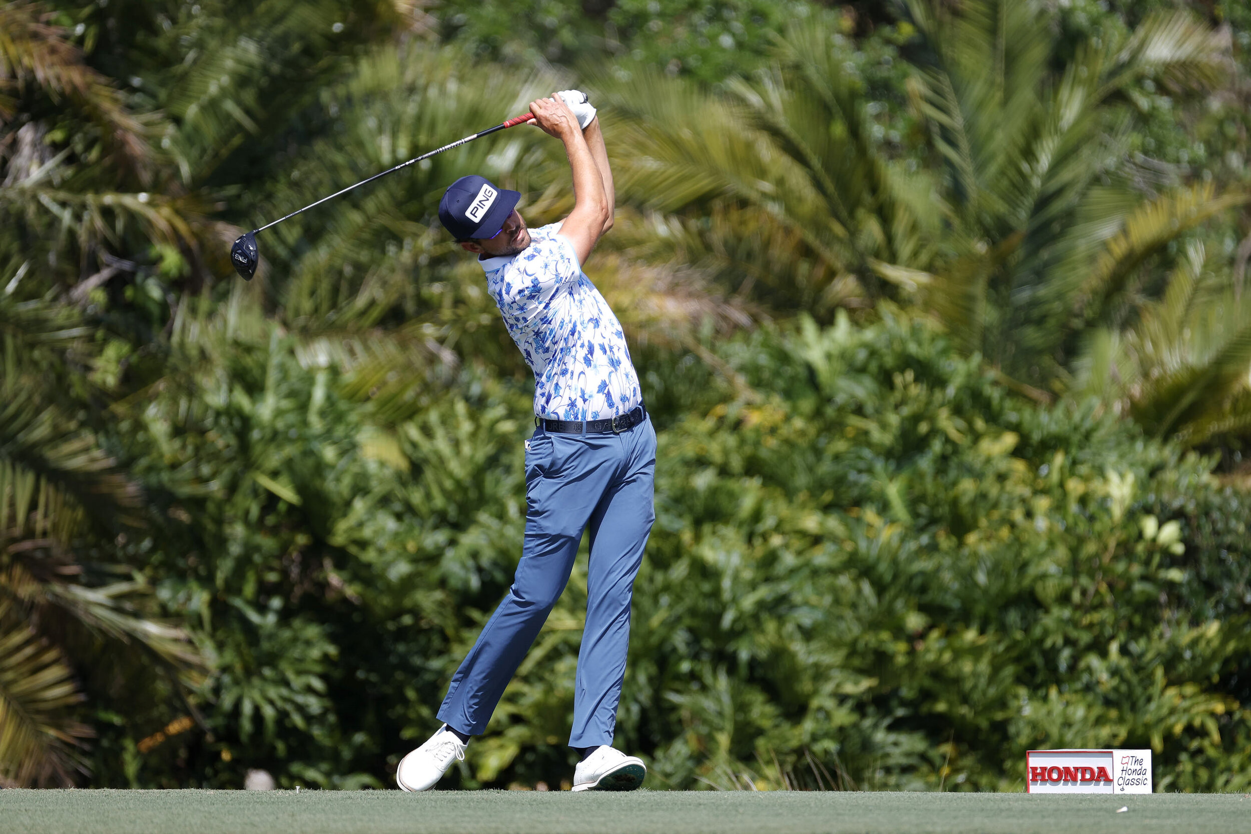  PALM BEACH GARDENS, FLORIDA - MARCH 18: Scott Harrington
of the United States plays his shot from the eighth tee during the first round of The Honda Classic at PGA National Champion course on March 18, 2021 in Palm Beach Gardens, Florida. (Photo by 