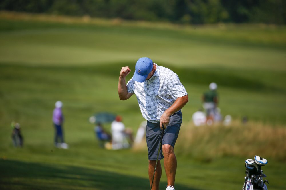 Chris Devlin pitches in for a birdie on the 9th hole during the first round of stroke play at the 2021 U.S. Amateur at Oakmont Country Club in Oakmont, Pa. on Monday, Aug. 9, 2021. (Justin Aller/USGA)