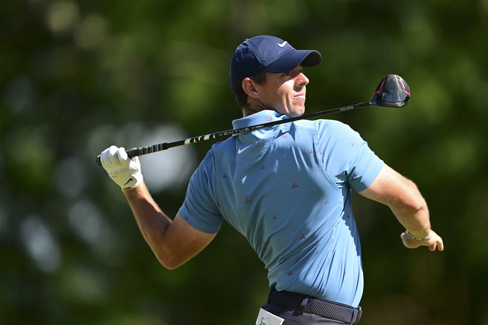 Rory McIlroy hits his provisional tee shot on the 10th hole during the second round at the 2022 U.S. Open at The Country Club in Brookline, Mass. on Friday, June 17, 2022. (Robert Beck/USGA)
