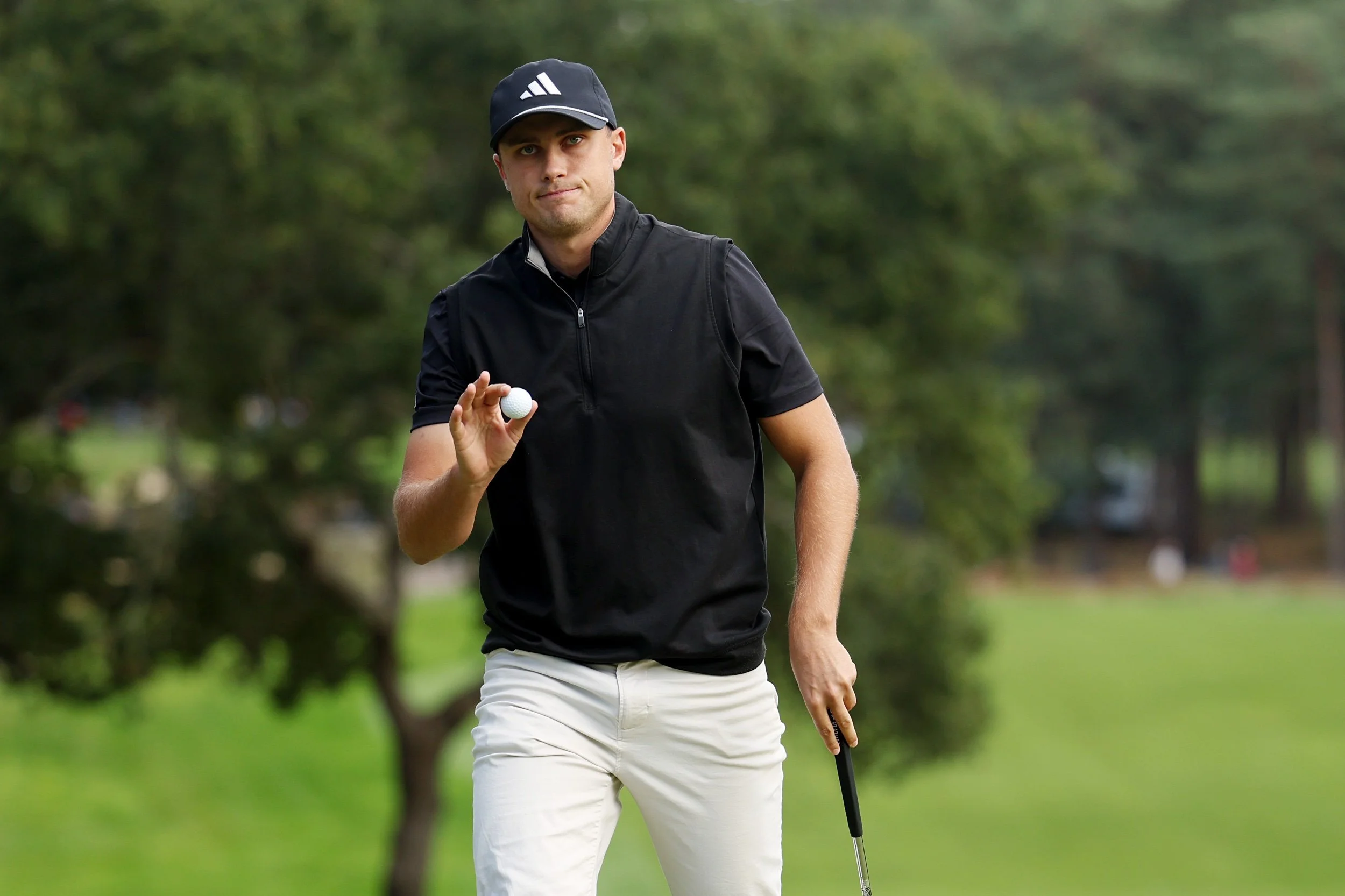 Lowry saves best for last on stop-start day at Wentworth