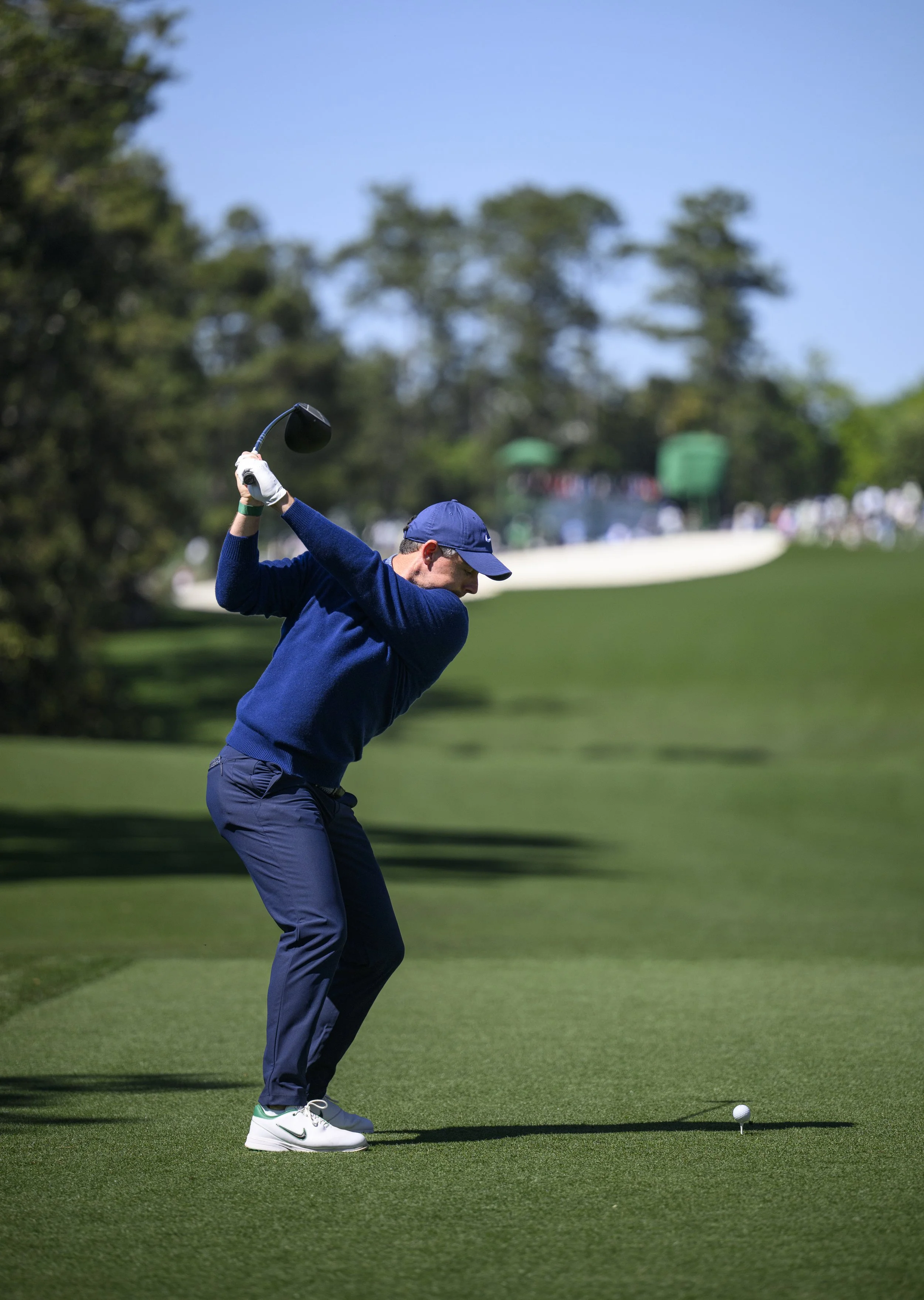 McIlroy grabs share of Masters lead as Augusta shows its fangs