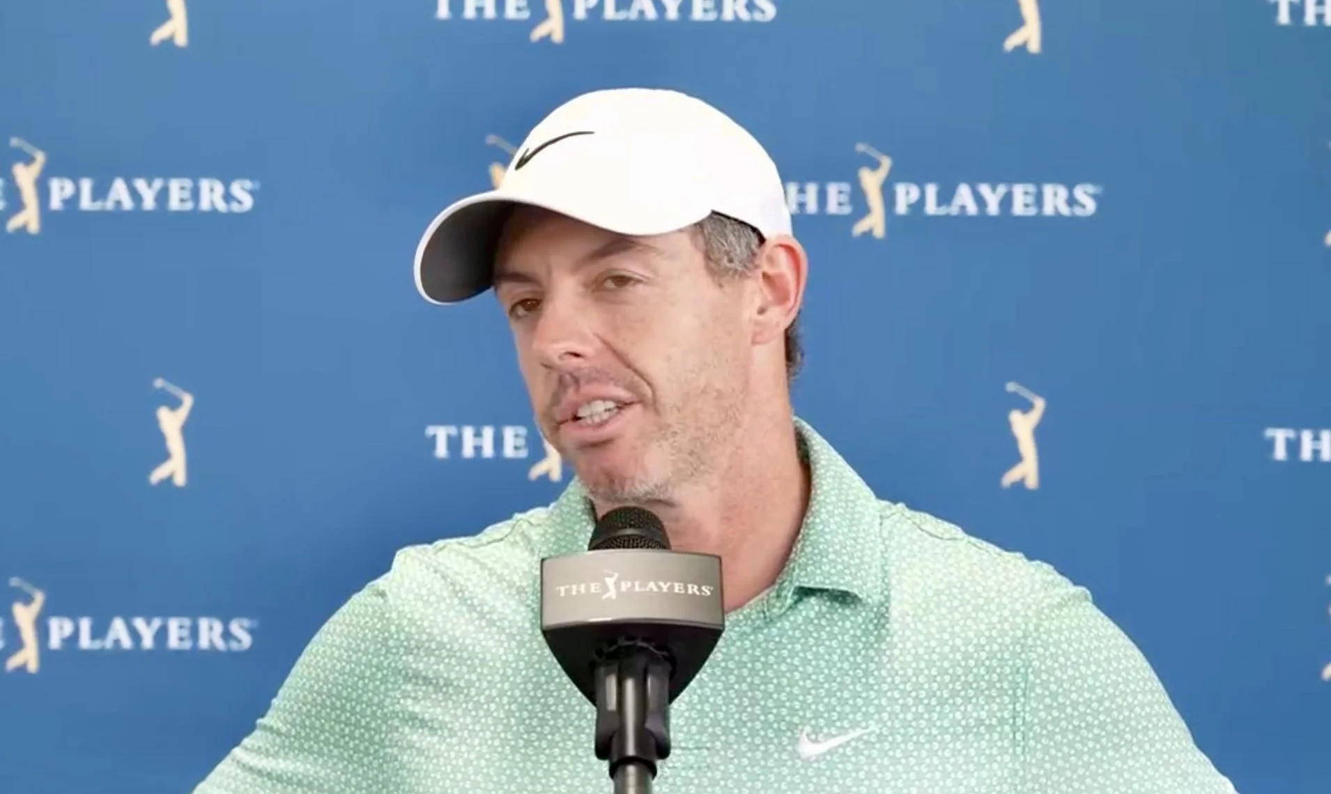 McIlroy loses his way in the fog
