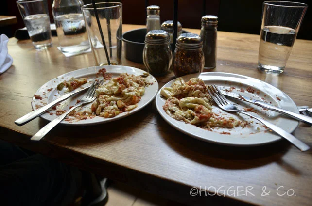 Chicago_Giodarnos_Deep_Dish_Pizza_005.jpg