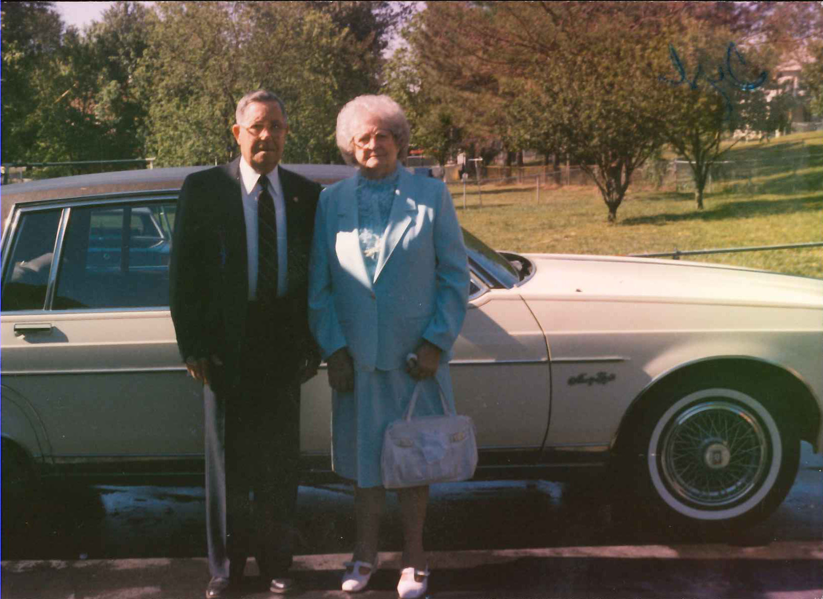 Photo of Hubert and Esther Taubert in Fentress County, TN.
