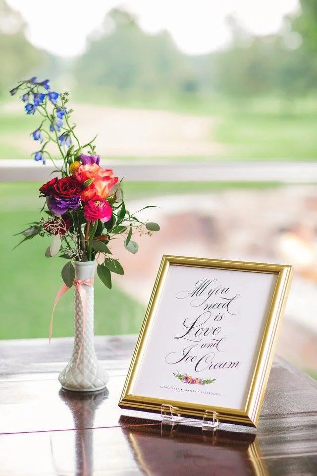 Signage1+LaurenDemian_JennyBerlinerPhoto.jpg