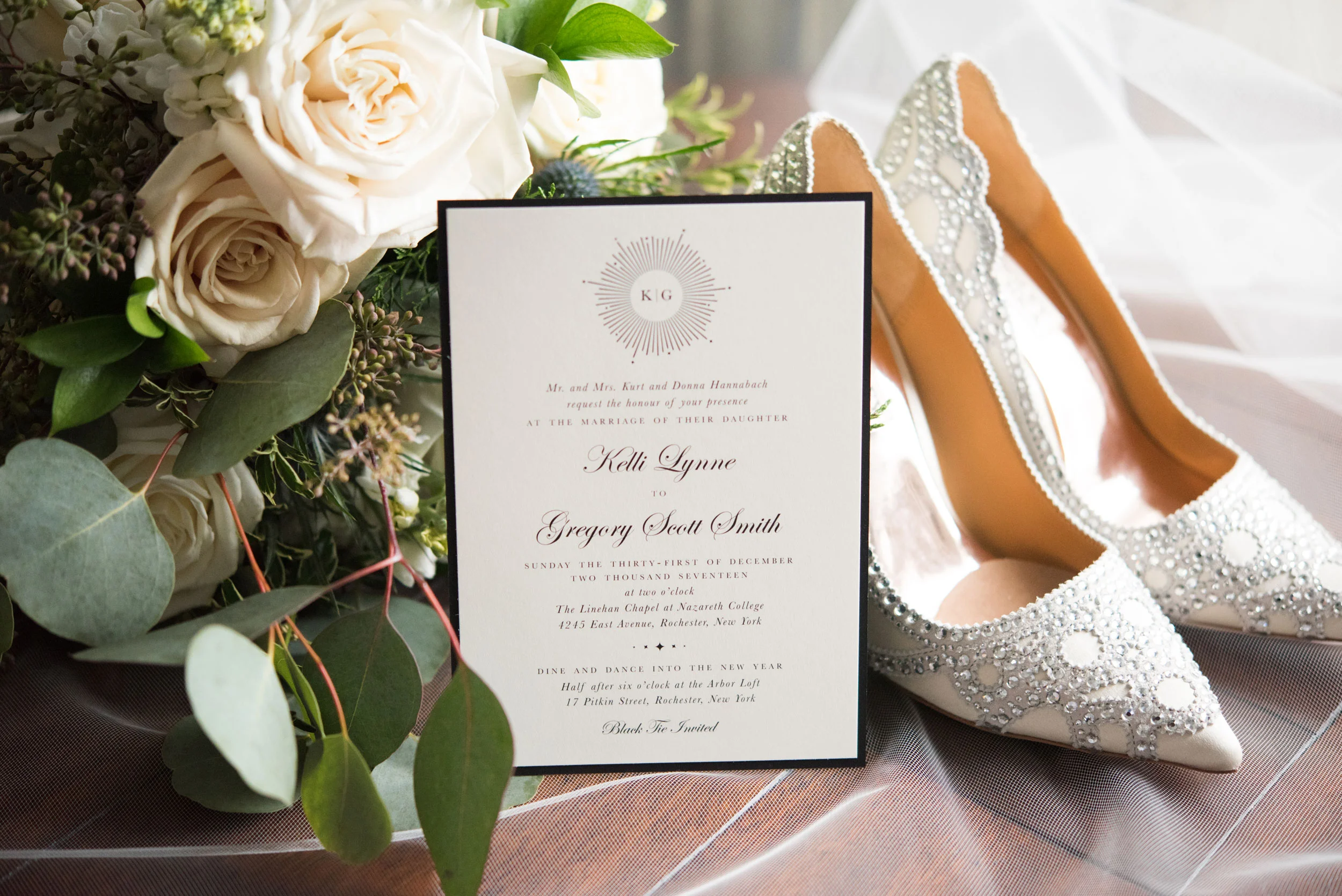 Invites2_KelliGreg_KerriLynnePhoto.jpg