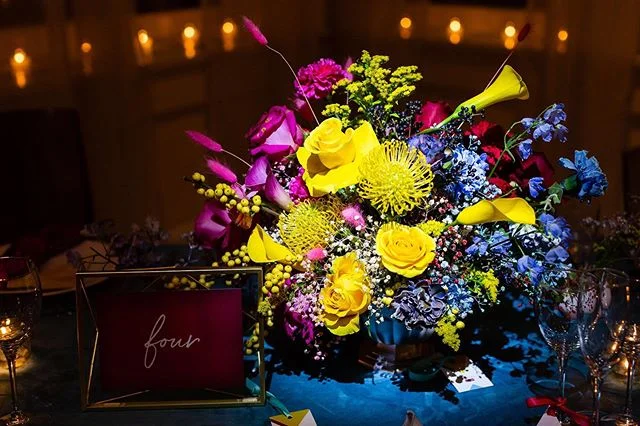 Moody, but make it pop ✨💐4️⃣
.
Photo: @petronellaphotography
Planning + design: @colorpopevents
Venue: @homestudiosinc
Florist: @medgemontdesign
Paper Goods: @suitesmith
Rentals: @somethingdifferentpartyrental
Linens: @nuagedesignsinc
For @theknot a
