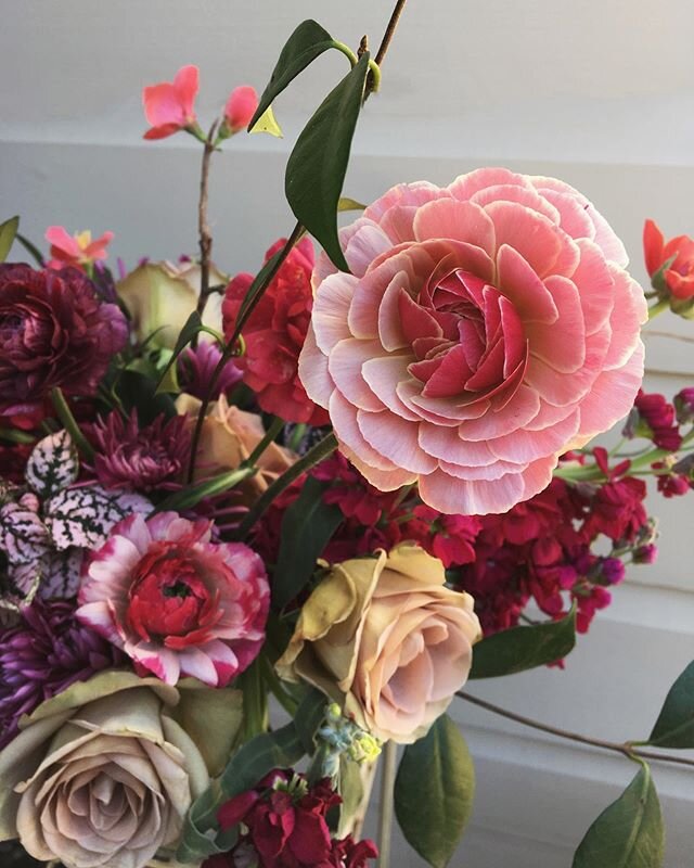 Mother&rsquo;s Day pre SALE! Reserve flowers for the special mama in your life, because you know she deserves them. Now through Sunday all orders are 10% off! Link in bio