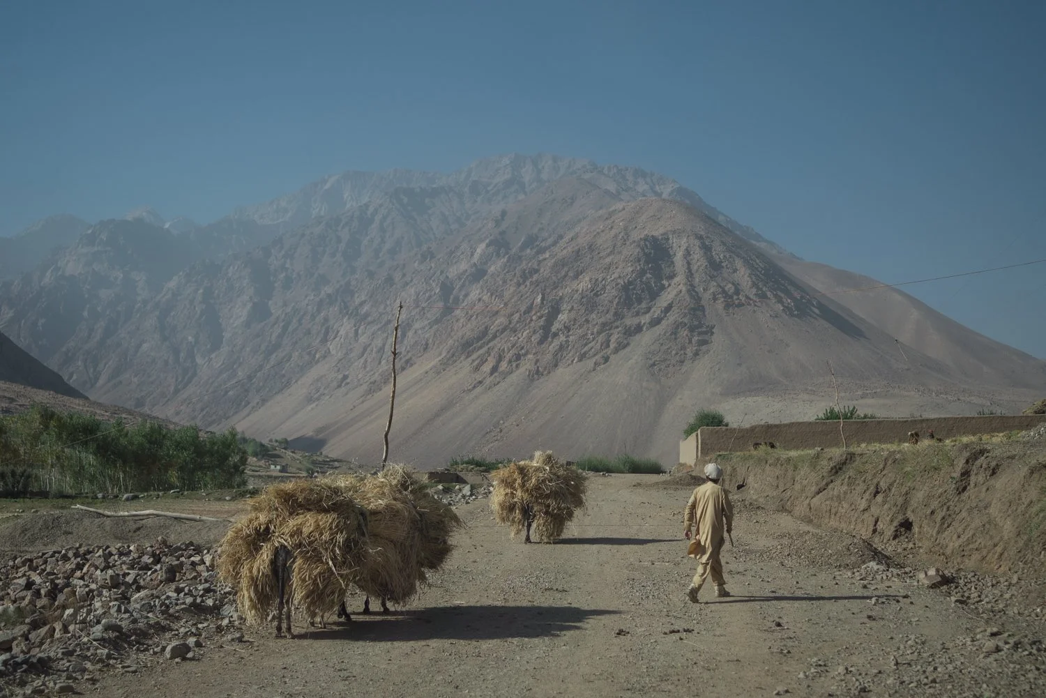  Early morning traffic on the way from the Anjoman pass to the Panjshir valley 