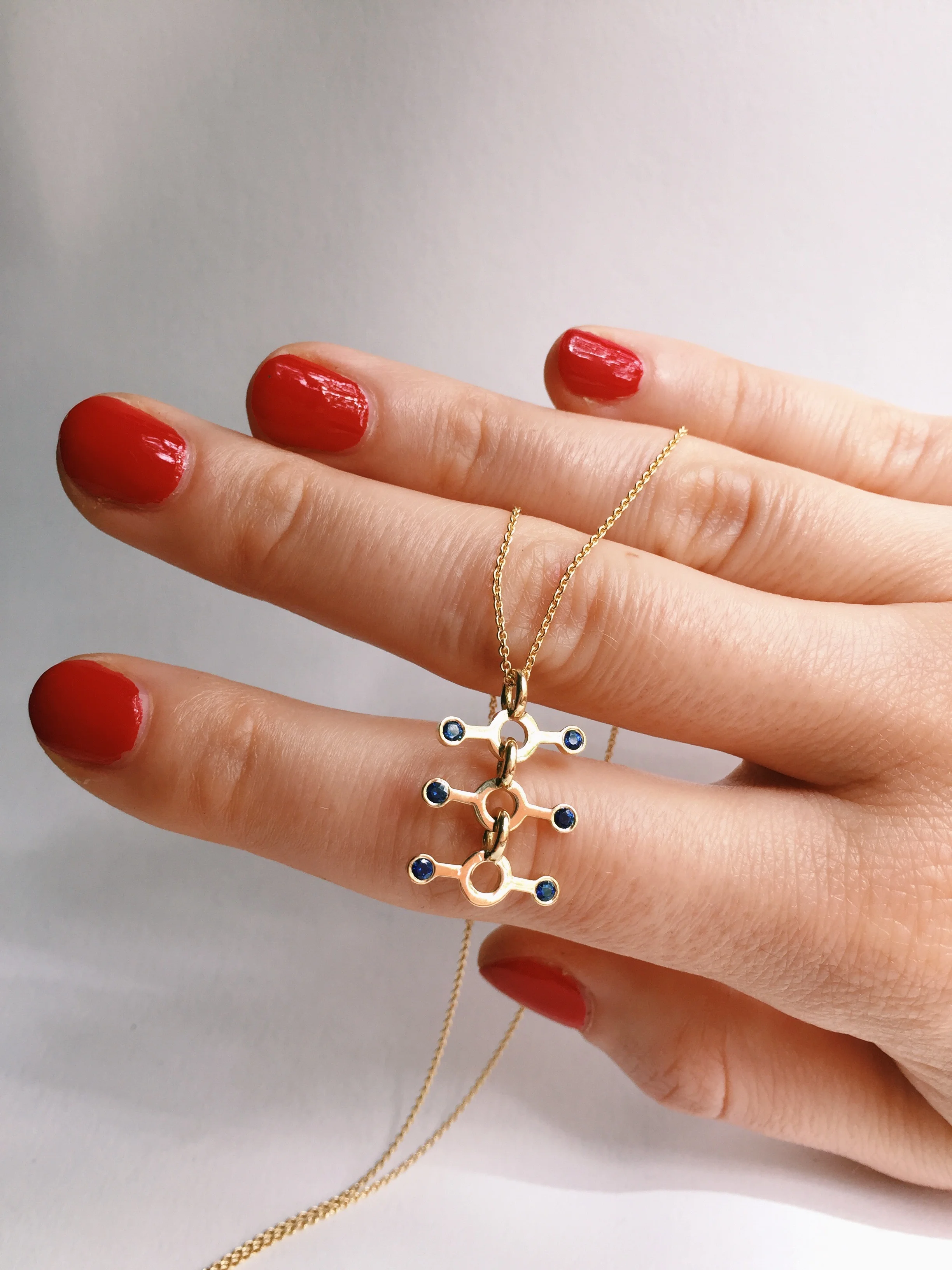 lumbar necklace01.jpg