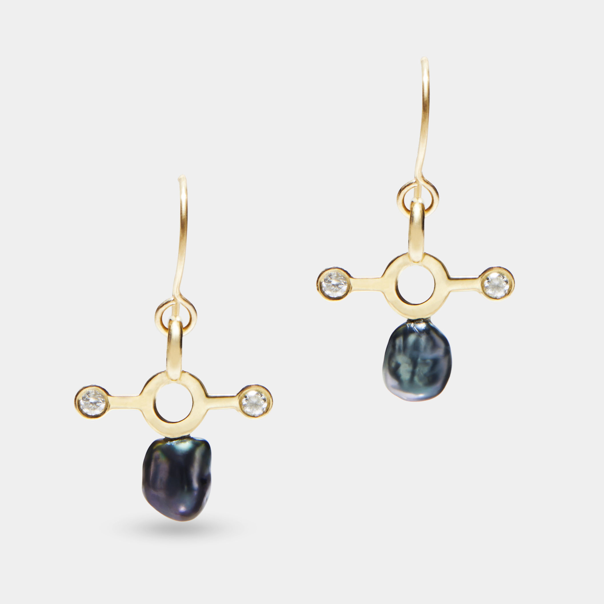 Lumbar Earrings with Diamond & Pearl