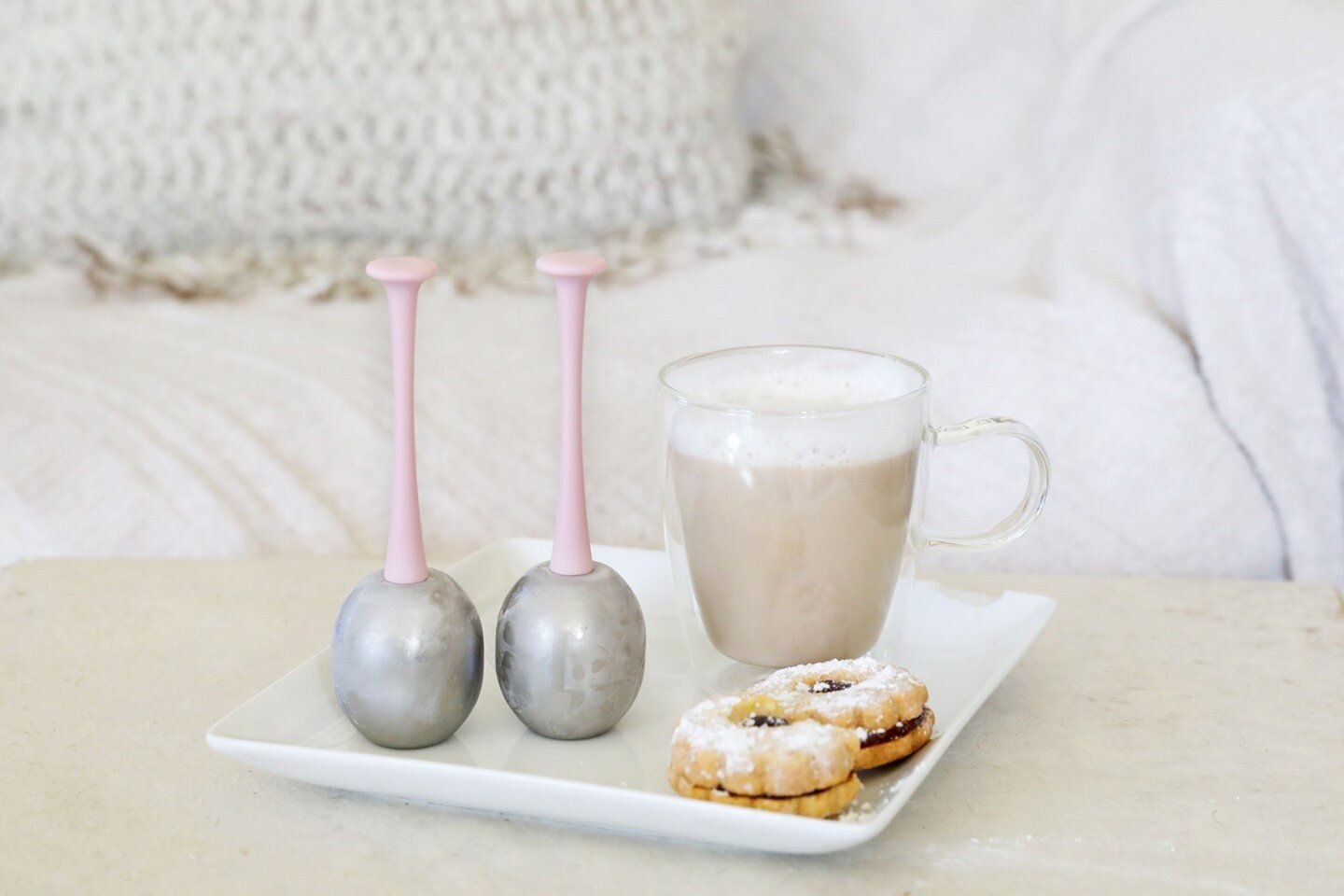 Get a professional cryo facial experience at home! The Cryo Freeze Tools are perfect for calming inflamed skin and soothing any puffiness. ❄️⁠
⁠
Buy this award winning tool via the link in our bio 🦋