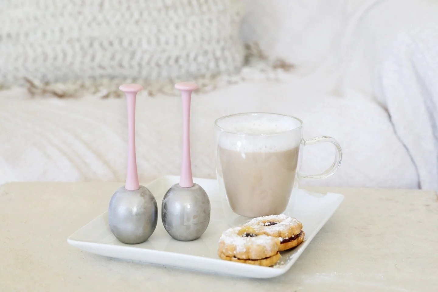 Get a professional cryo facial experience at home! The Cryo Freeze Tools are perfect for calming inflamed skin and soothing any puffiness. ❄️⁠
⁠
Buy this award winning tool via the link in our bio 🦋