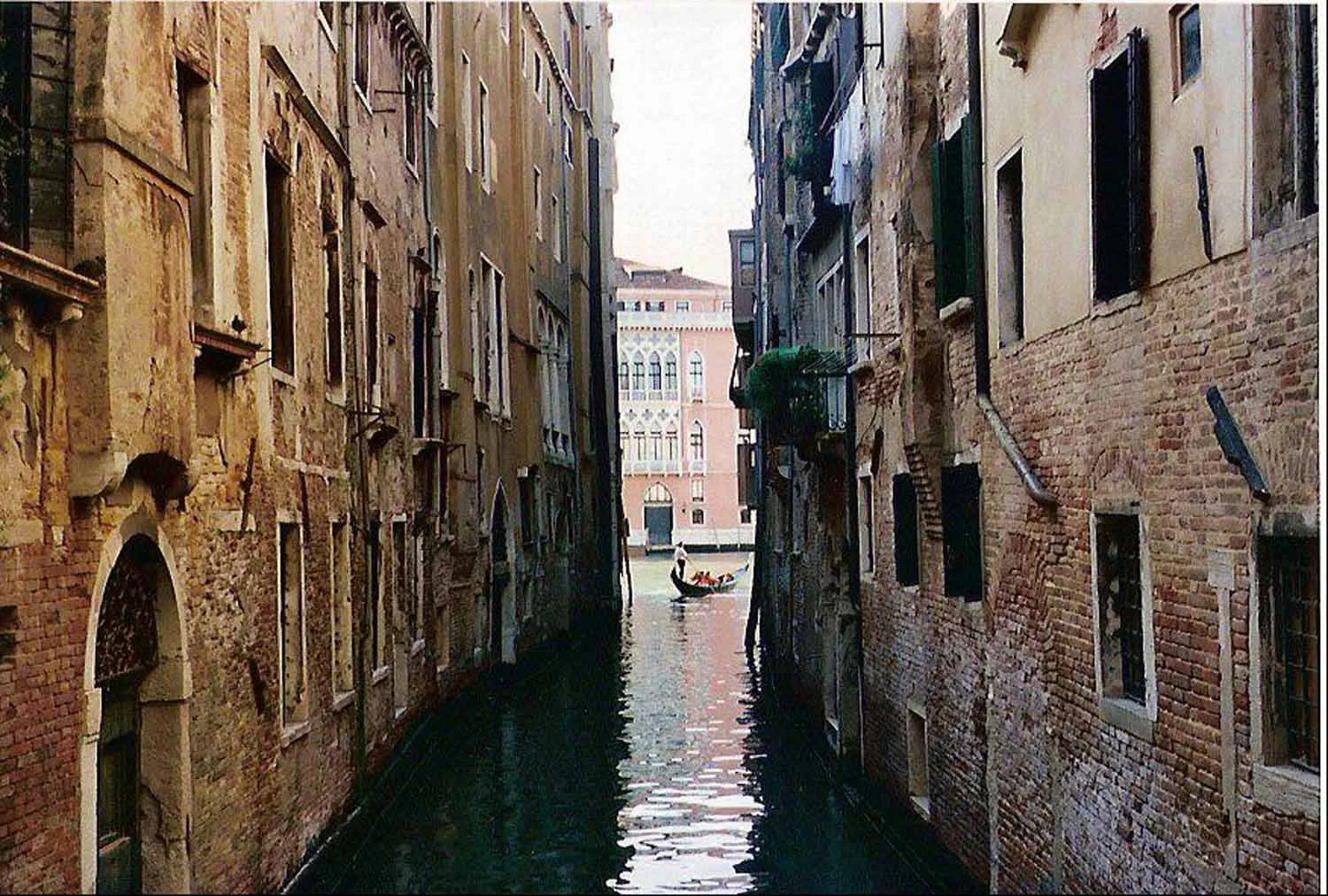gondola_bldg.jpg