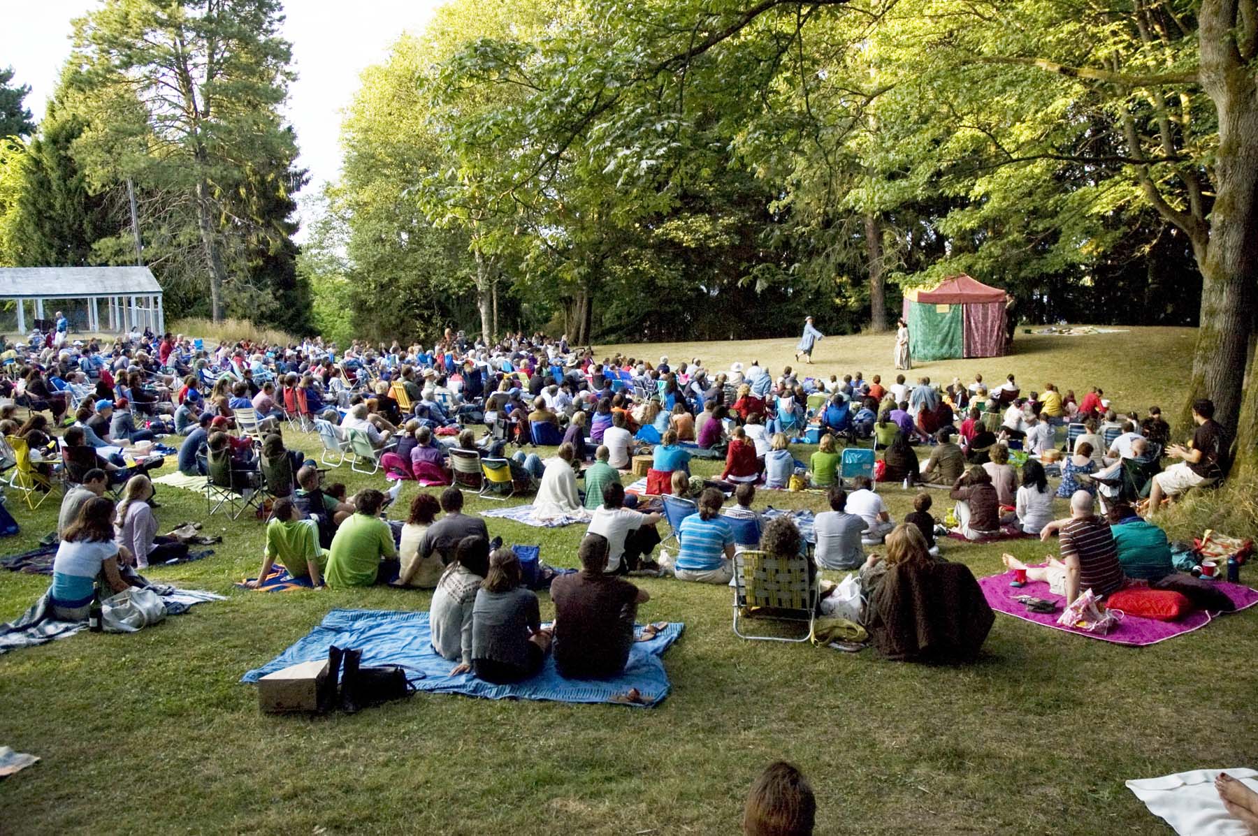 comedy of errors crowd woodland 3.jpg