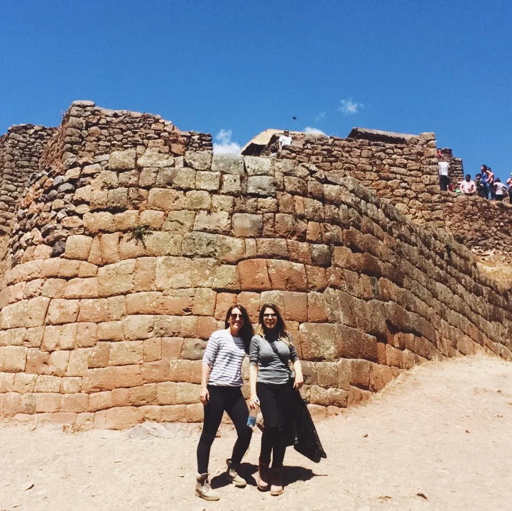 cansadas de tanto subir. agora imagina o esforço dos incas?!
